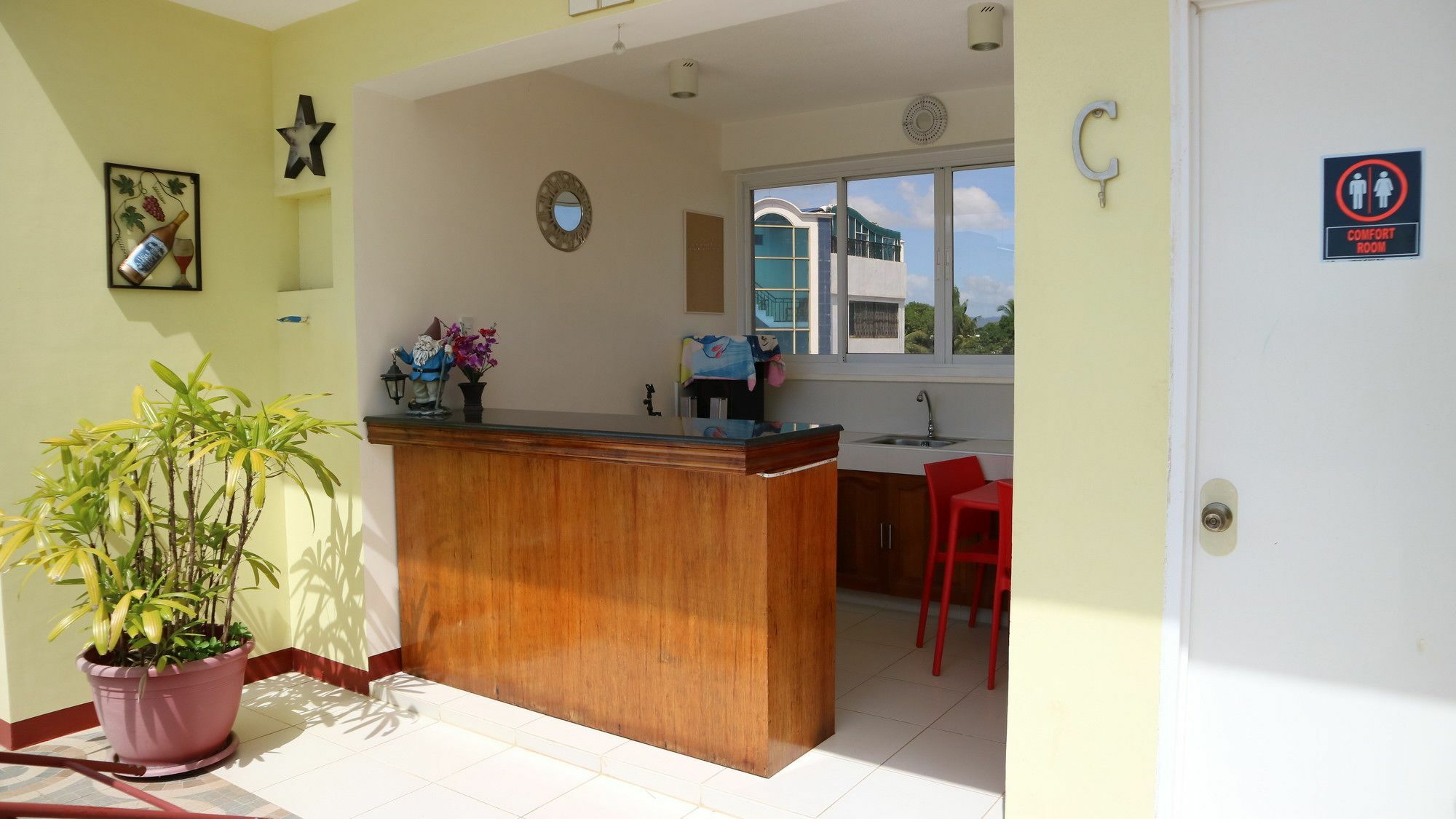 C Tower Studio Apartments 푸에르토프린세사 외부 사진