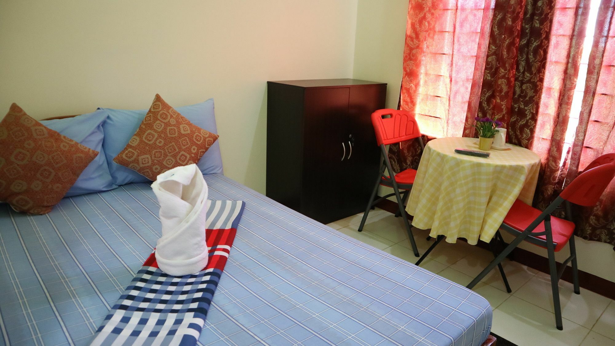C Tower Studio Apartments 푸에르토프린세사 외부 사진